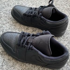 Air Jordan 1 Low (triple black) 
Men's